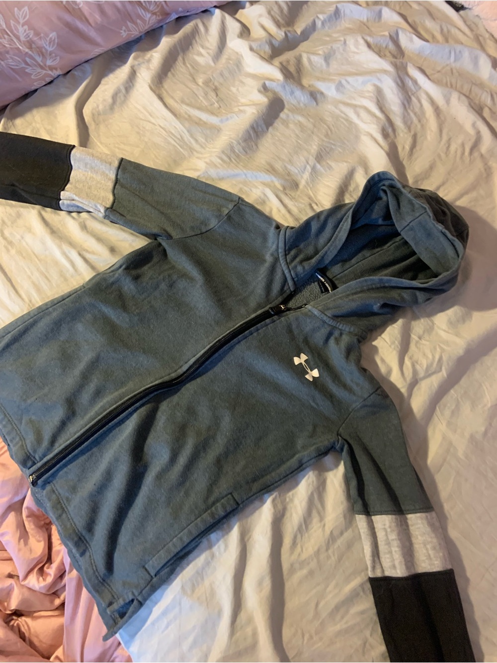 Under Armour Boys Size 7 Full-Zip Colorblock Sleeve Hoodie Blue Gray Fleece